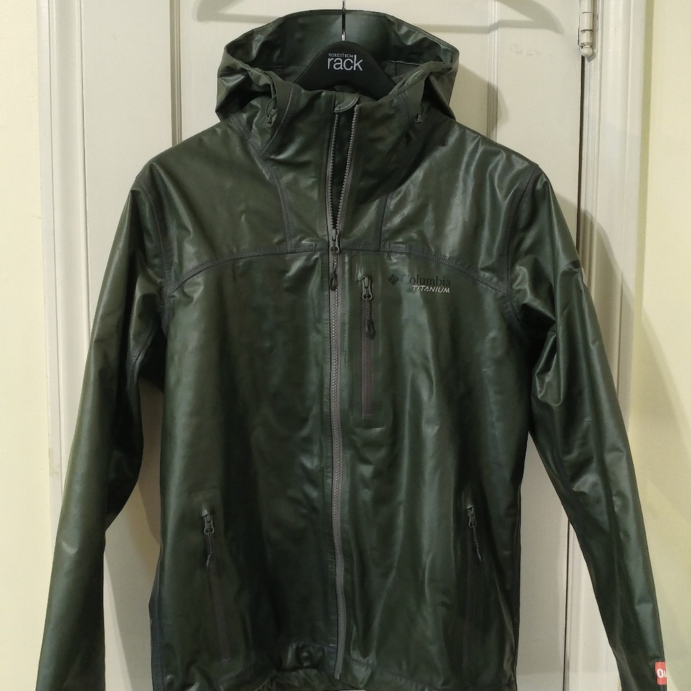 Columbia Sportswear Men's Ex Stretch Hooded Shell